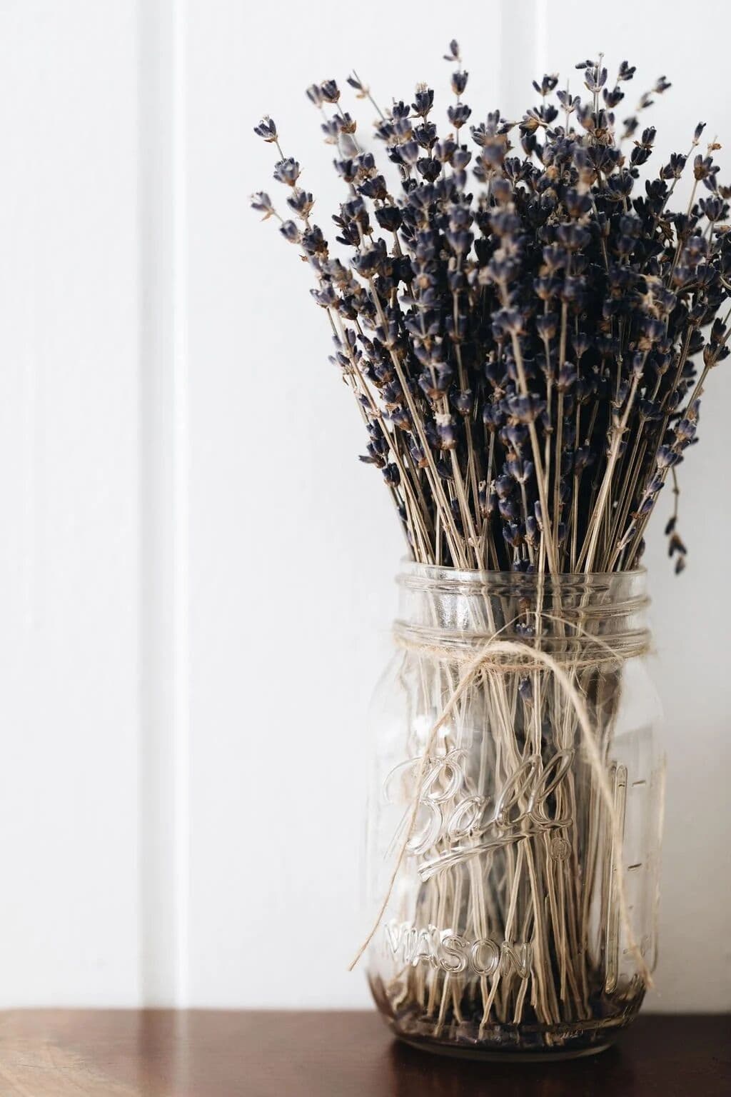 Dried lavender in a glass jar
