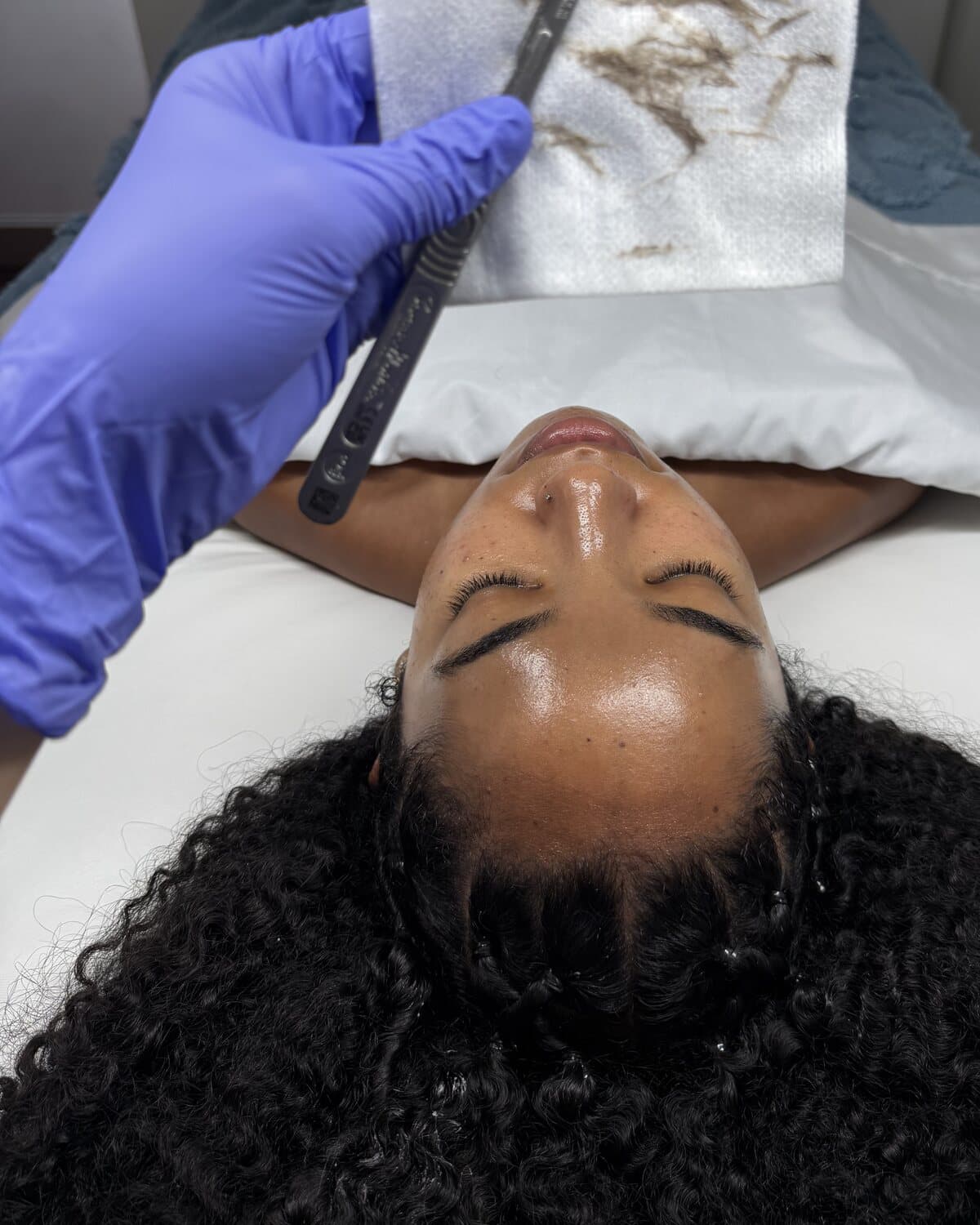 Dermaplane Glow Facial